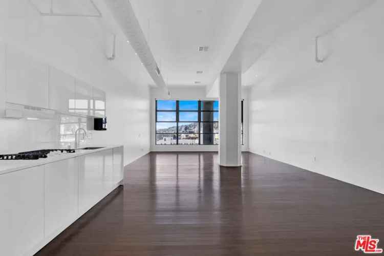 Condo For Sale in 1645, Vine Street, Los Angeles, California