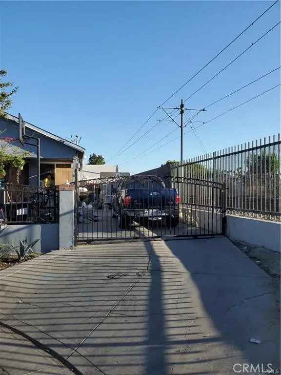 Multi-family house For Sale in Los Angeles, California