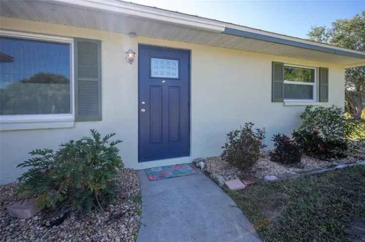 Single-family house For Sale in 445, Stewart Street, Englewood, Florida