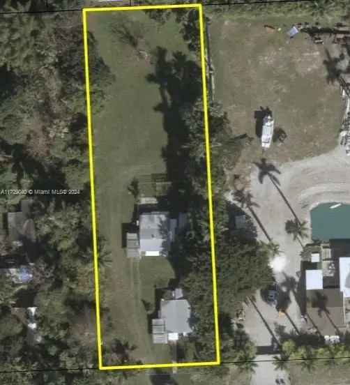 Single-family house For Sale in 477, Northeast 154th Street, Hialeah, Florida