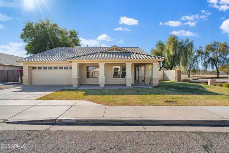 Single-family house For Sale in 3315, West Walter Way, Phoenix, Arizona