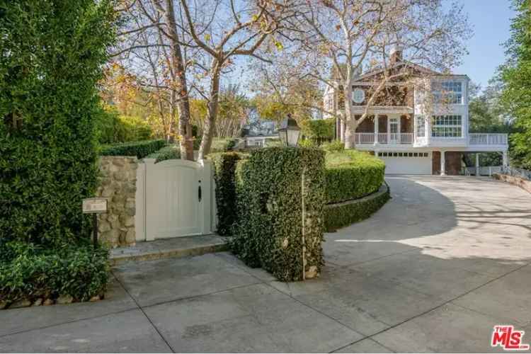 Single-family house For Sale in 9555, Oak Pass Road, Beverly Hills, California