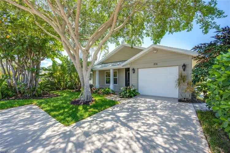 Single-family house For Sale in 816, 102nd Avenue North, Florida