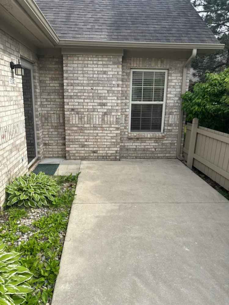 Condo For Sale in 5242, Coventry Lane, Fort Wayne, Indiana