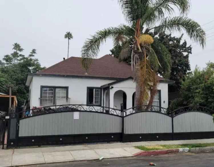 Multi-family house For Sale in 319, West 67th Street, Los Angeles, California