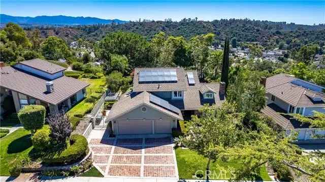 Single-family house For Sale in 21702, Montbury Drive, Lake Forest, California