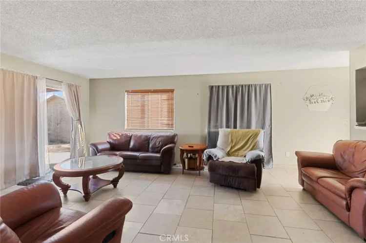 Single-family house For Sale in 14080, Montecito Court, Victorville, California