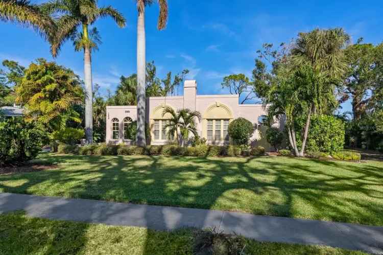 Single-family house For Sale in 1839, Irving Street, Sarasota, Florida