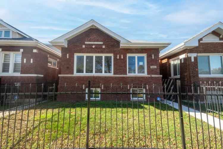 Single-family house For Sale in 7624, South Paxton Avenue, Chicago, Illinois