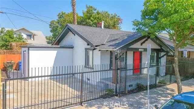 Single-family house For Sale in 1327, Exposition Boulevard, Los Angeles, California