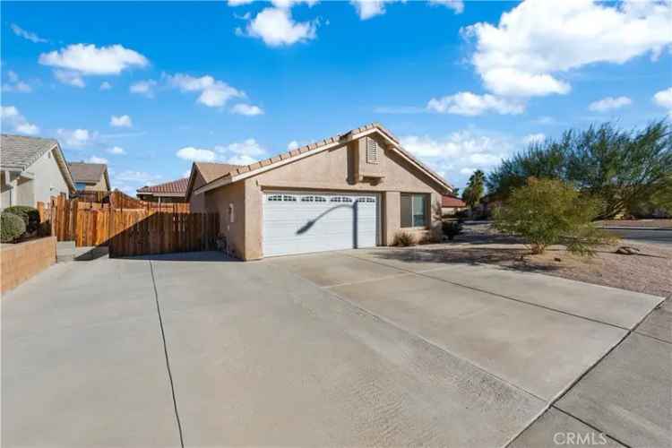 Single-family house For Sale in Rosamond, California