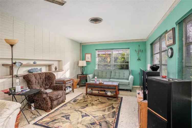 Single-family house For Sale in Saint Petersburg, Florida