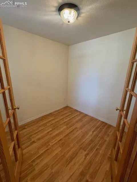 House For Sale in Colorado Springs, Colorado