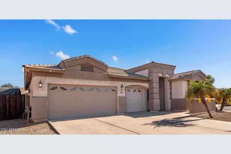 Single-family house For Sale in 15211, North 184th Court, Surprise, Arizona