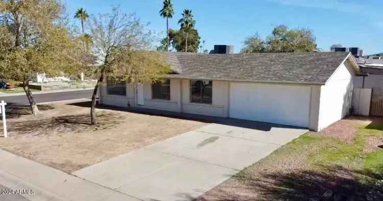 Single-family house For Sale in 19019, North 18th Avenue, Phoenix, Arizona