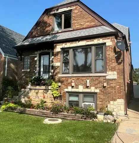 Multi-family house For Sale in 6221, South Massasoit Avenue, Chicago, Illinois