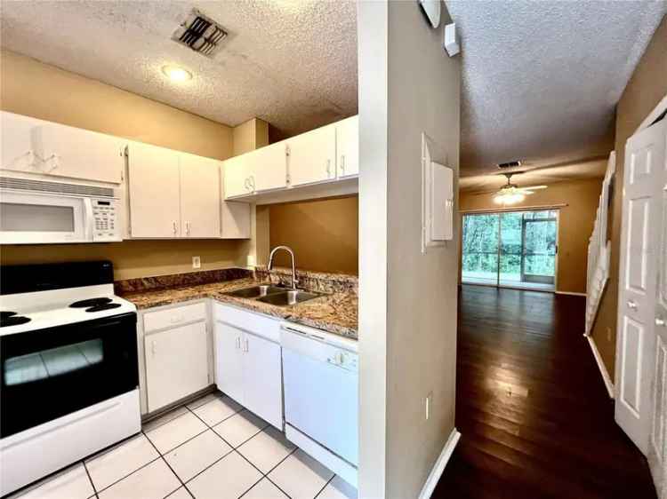 House For Sale in 8628, Hunters Key Circle, Tampa, Florida