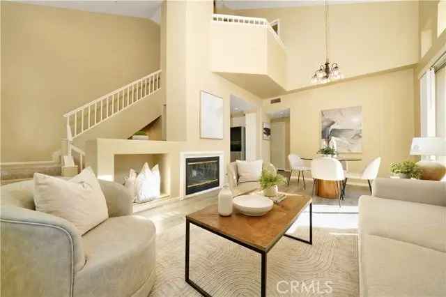 Single-family house For Sale in Tustin, California