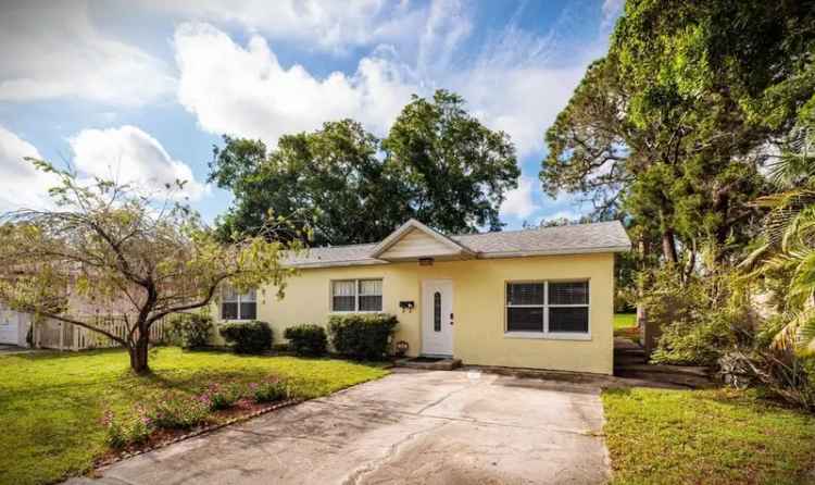 Single-family house For Sale in 222, 80th Avenue Northeast, Saint Petersburg, Florida