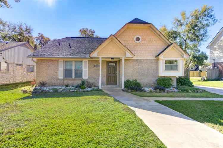 Single-family house For Sale in Baytown, Texas