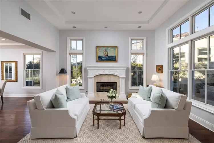 Single-family house For Sale in 15, Colonial Drive, Newport Beach, California