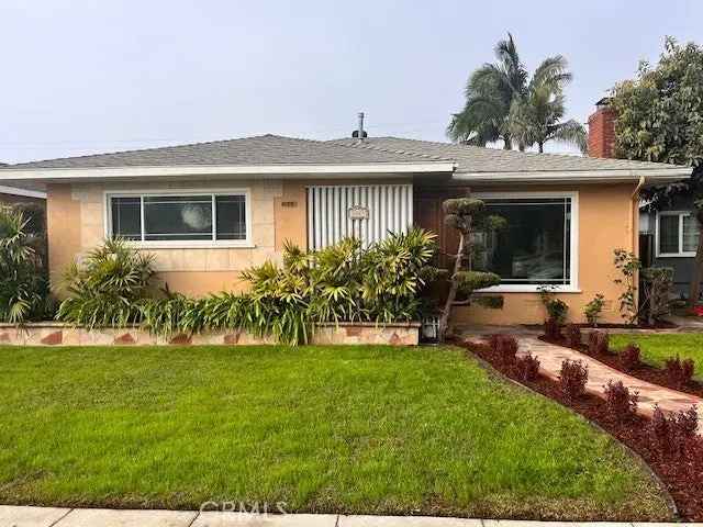 Single-family house For Sale in 3043, Baltic Avenue, Long Beach, California