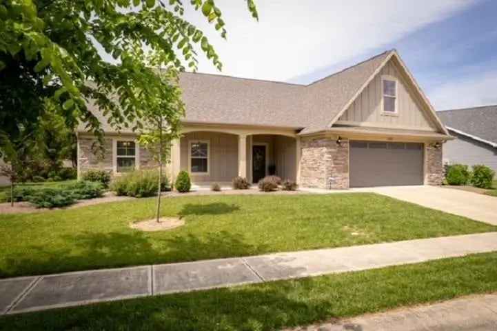 Single-family house For Sale in 2280, Charleston Place, Richmond, Indiana