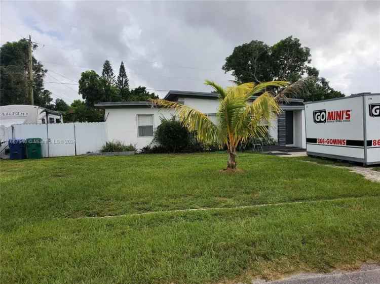 Single-family house For Sale in 2100, Northwest 123rd Street, Hialeah, Florida