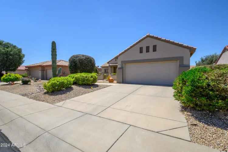 Single-family house For Sale in 16015, West Silver Breeze Drive, Surprise, Arizona