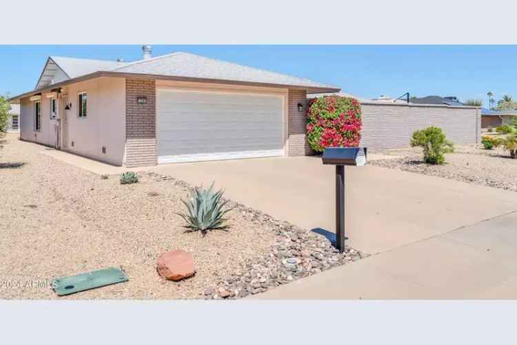 Single-family house For Sale in 13202, West Beechwood Drive, Sun City West, Arizona