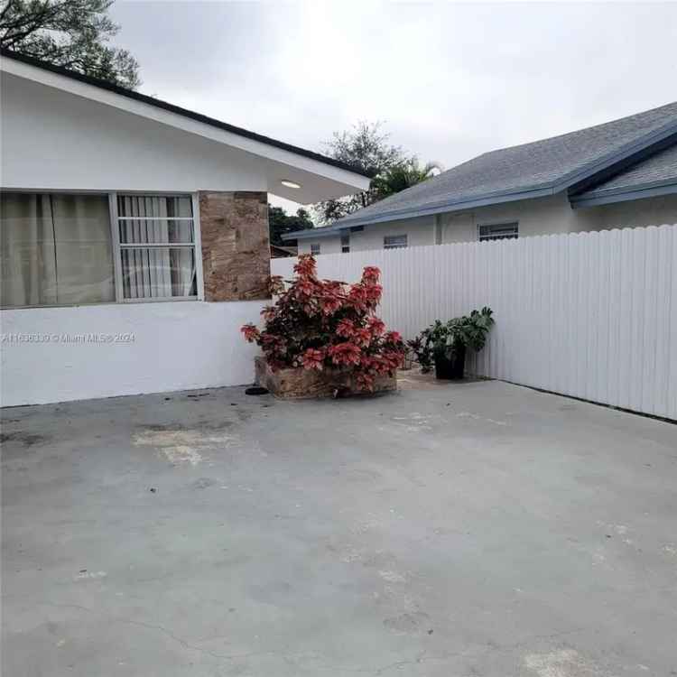 Multi-family house For Sale in 2126, Northwest 47th Terrace, Hialeah, Florida