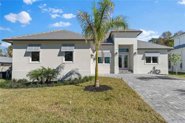 Single-family house For Sale in Naples, Florida