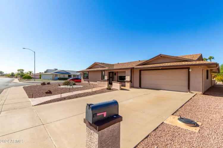 Single-family house For Sale in 17402, North 98th Avenue, Sun City, Arizona