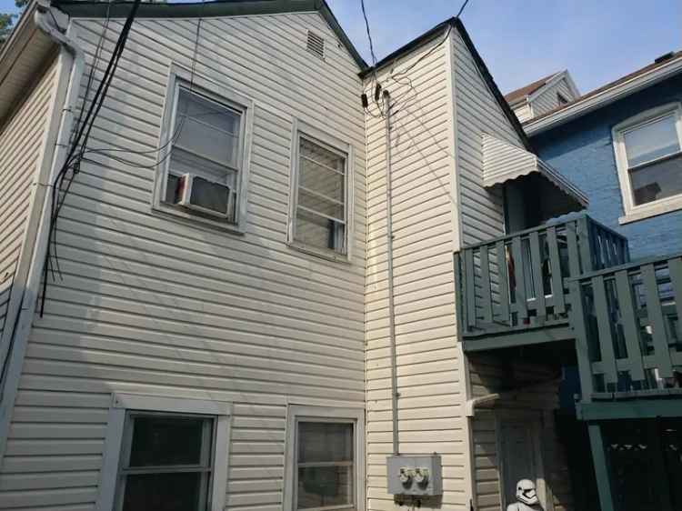 Multi-family house For Sale in 1823, West Cullerton Street, Chicago, Illinois