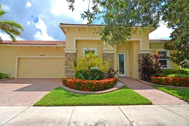 House For Sale in 10253, Southwest Ambrose Way, Port Saint Lucie, Florida