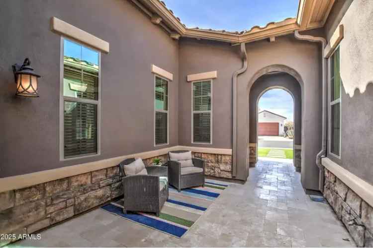 Single-family house For Sale in Cave Creek, Arizona