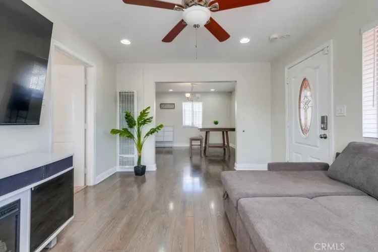 Single-family house For Sale in Los Angeles, California