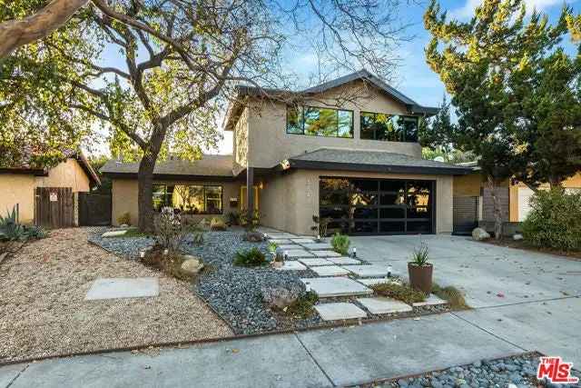 Single-family house For Sale in Los Angeles, California