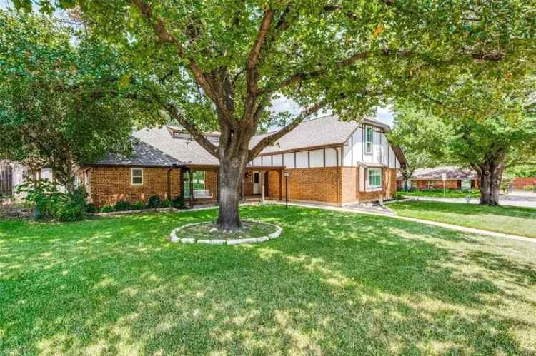 Single-family house For Sale in 1701, Autumn Lane, Arlington, Texas