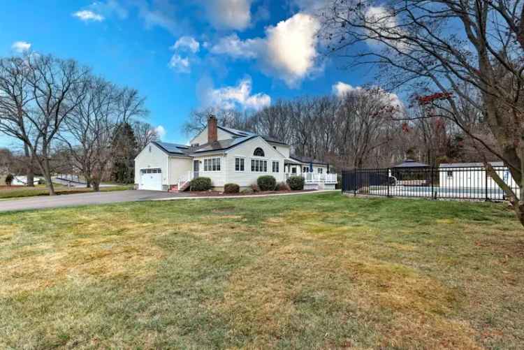 Single-family house For Sale in 73, Platt Lane, Milford, Connecticut