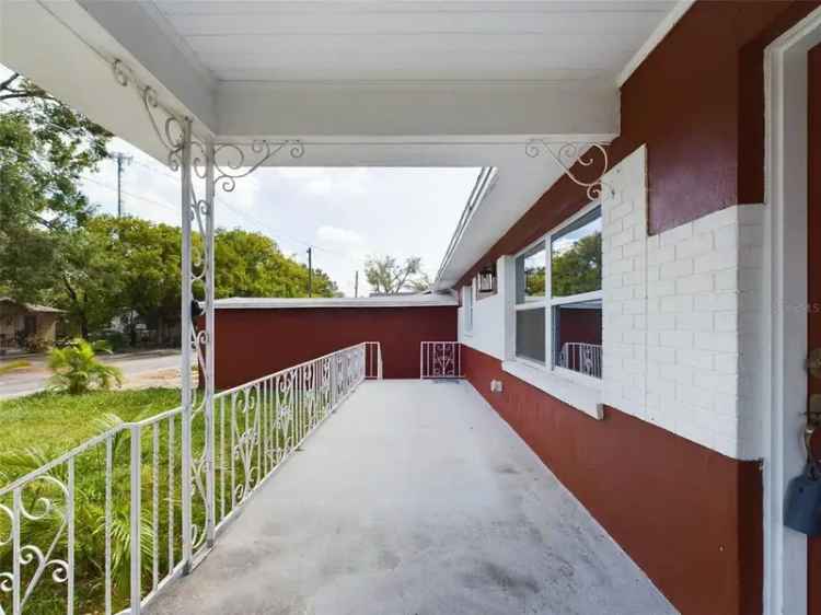 Single-family house For Sale in 2910, North 33rd Street, Tampa, Florida