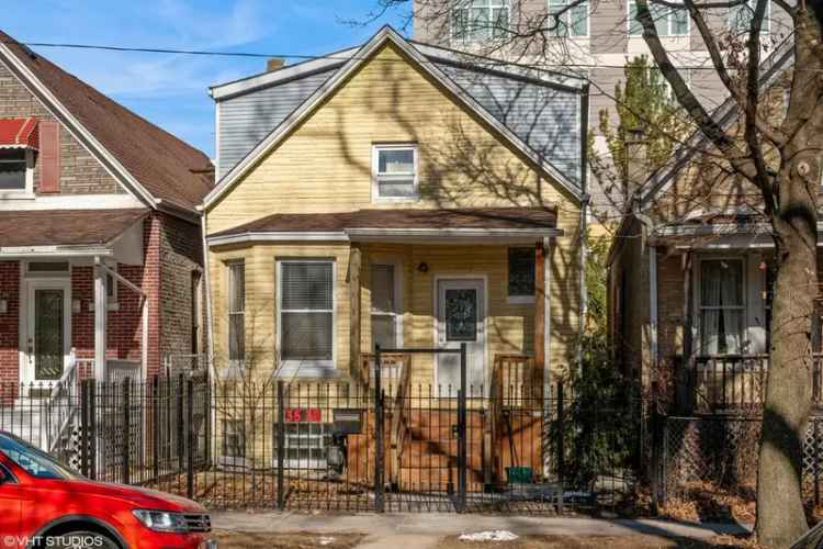 Single-family house For Sale in 3532, West Pierce Avenue, Chicago, Illinois