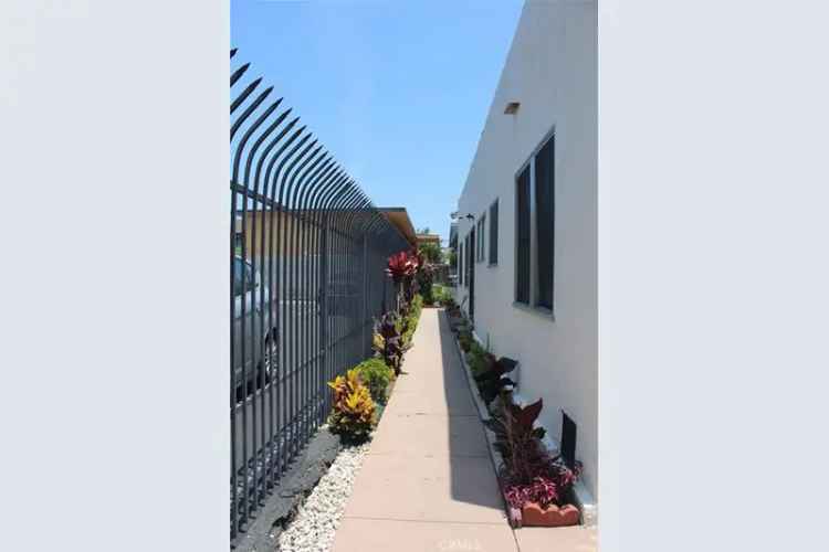 Multi-family house For Sale in 448, Orange Avenue, Long Beach, California