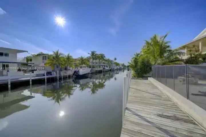 Single-family house For Sale in Key Largo, Florida