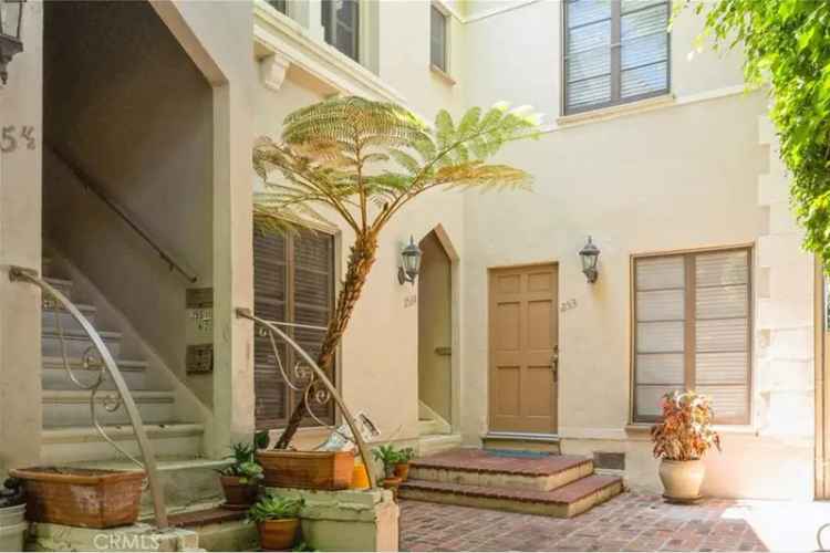 Multi-family house For Sale in Beverly Hills, California