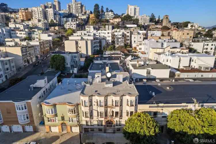 Multi-family house For Sale in 2227, Taylor Street, San Francisco, California