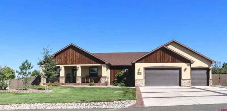 House For Sale in Montrose, Colorado