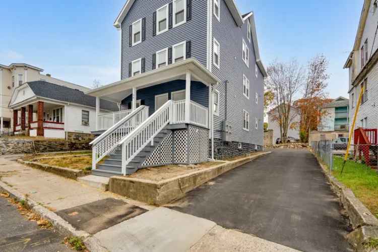 Multi-family house For Sale in 38, Young Street, Waterbury, Connecticut