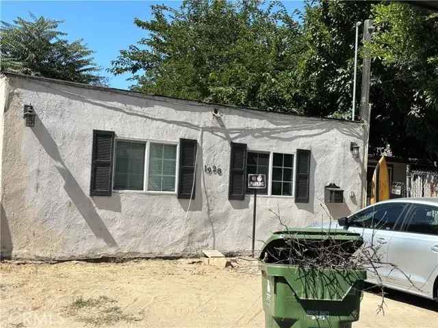 Single-family house For Sale in 2728, Queen Street, Los Angeles, California