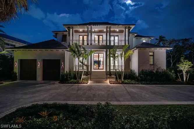 Single-family house For Sale in Naples, Florida